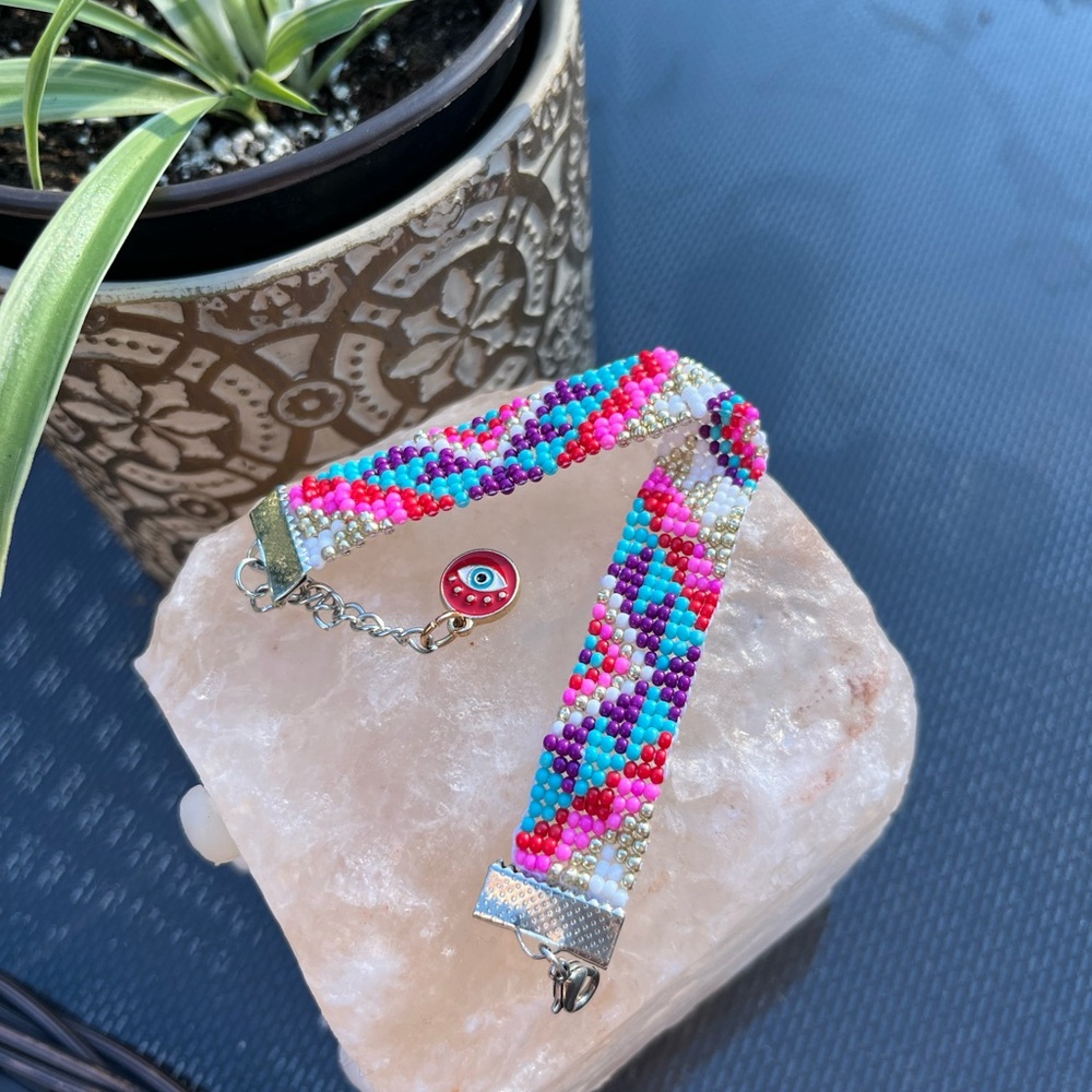 ✨ Handmade Beaded Loom Bracelet✨
– Petite Collection: 🌈Festive Spirit🧿
